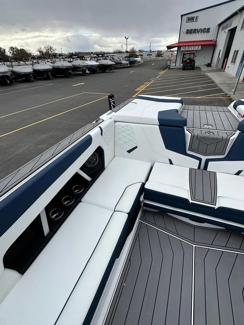 Slide: The Image of Nautique GS24 2025 - 15