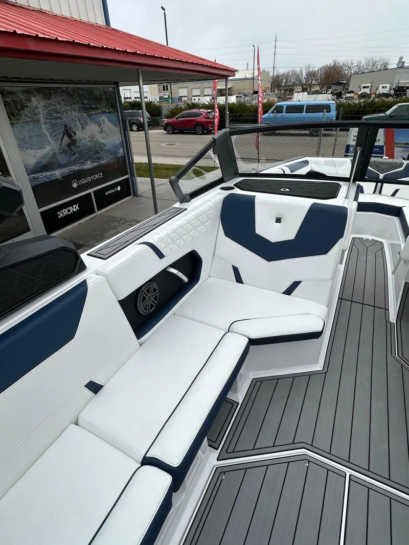 Slide: The Image of Nautique GS24 2025 - 17