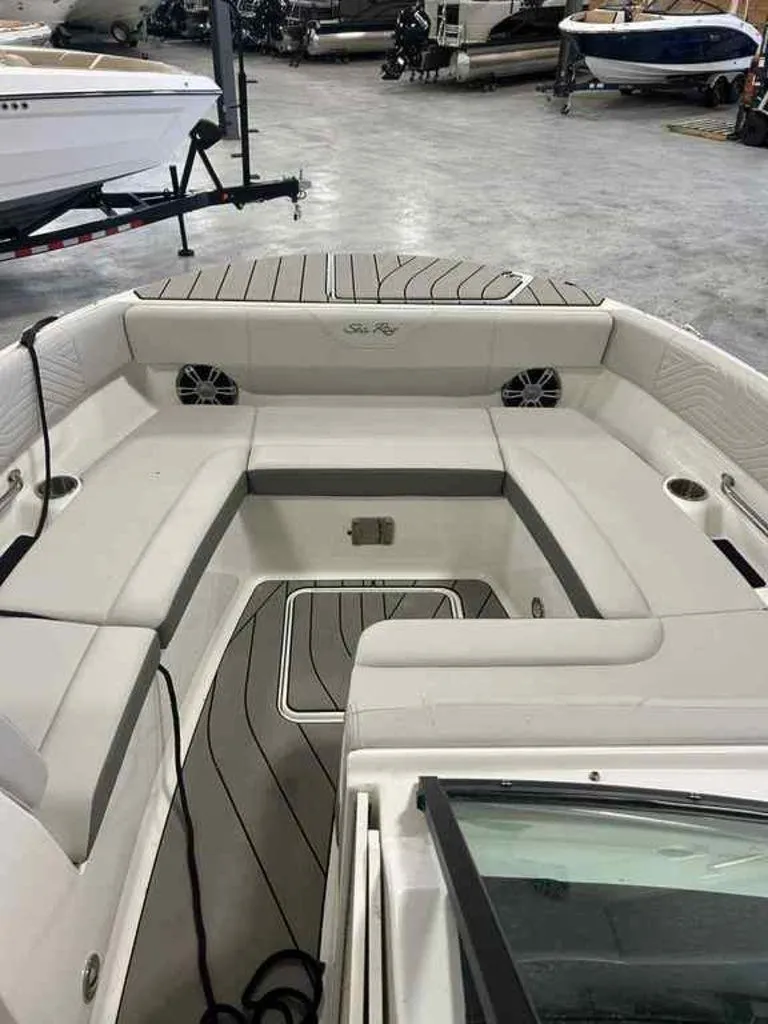 Slide: The Image of Sea Ray SDX 270 Surf 2025 - 3