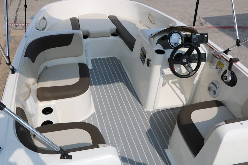 Slide: The Image of Bayliner Element E16 2019 - 11