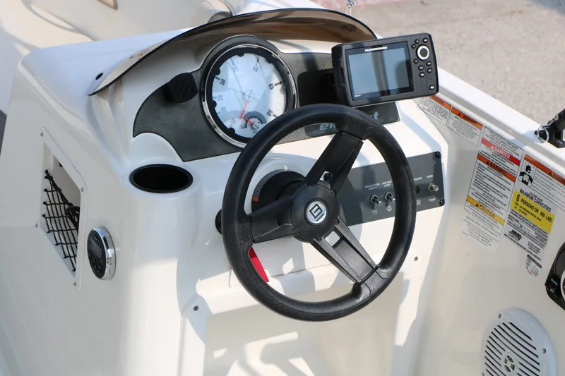 Slide: The Image of Bayliner Element E16 2019 - 12