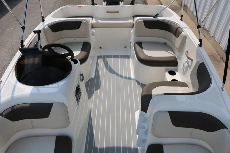 Slide: The Image of Bayliner Element E16 2019 - 14