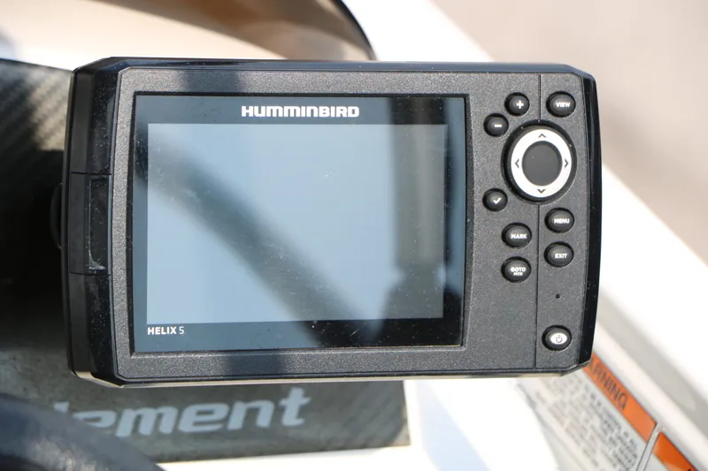 Slide: The Image of Bayliner Element E16 2019 - 19