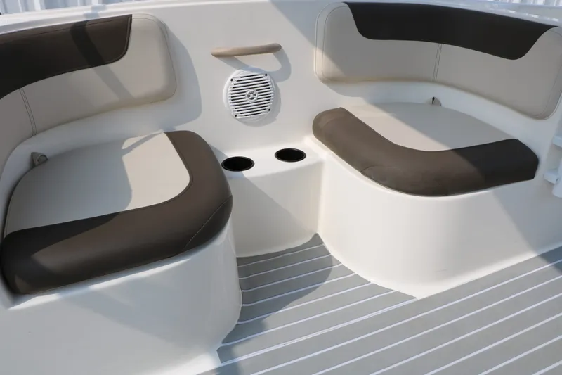 Slide: The Image of Bayliner Element E16 2019 - 23