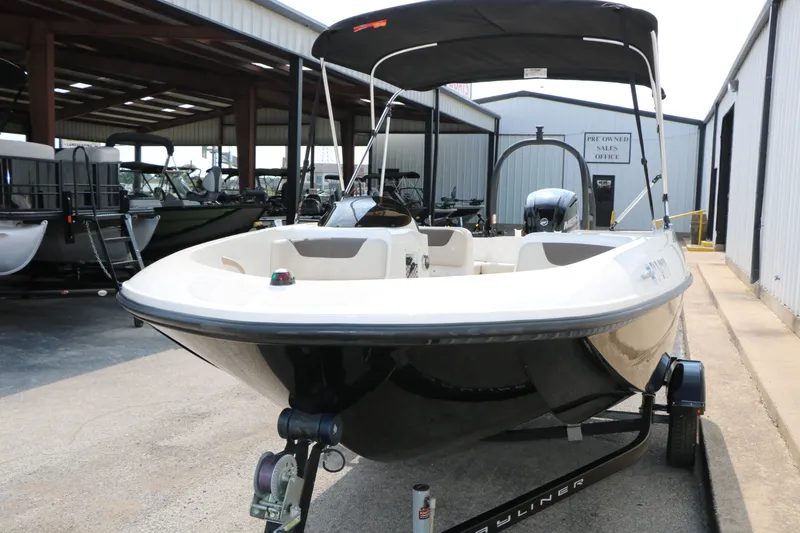 Slide: The Image of Bayliner Element E16 2019 - 5