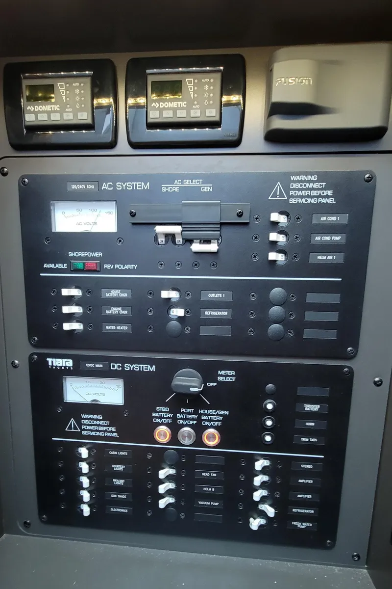 Slide: The Image of 2023 Tiara 34LS - 17