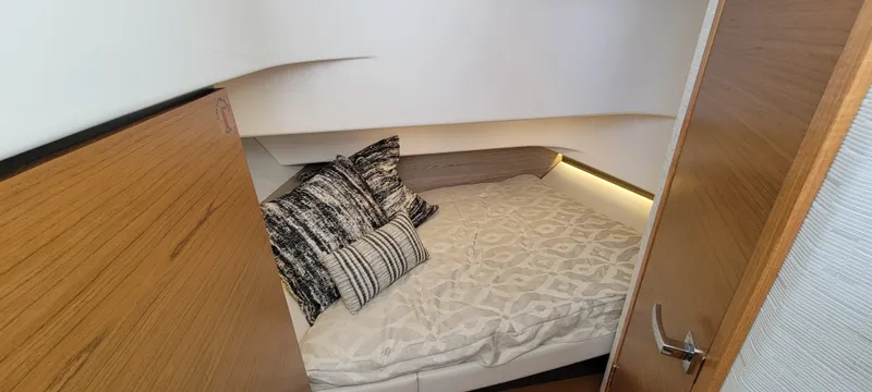 Slide: The Image of 2023 Tiara 34LS - 20