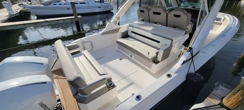 Slide: The Image of 2023 Tiara 34LS - 6