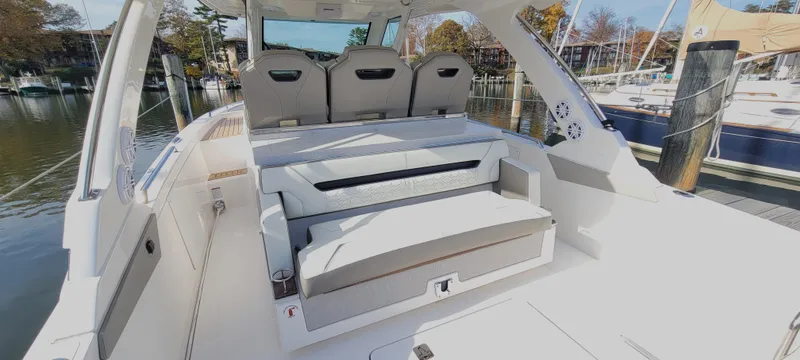 Slide: The Image of 2023 Tiara 34LS - 9