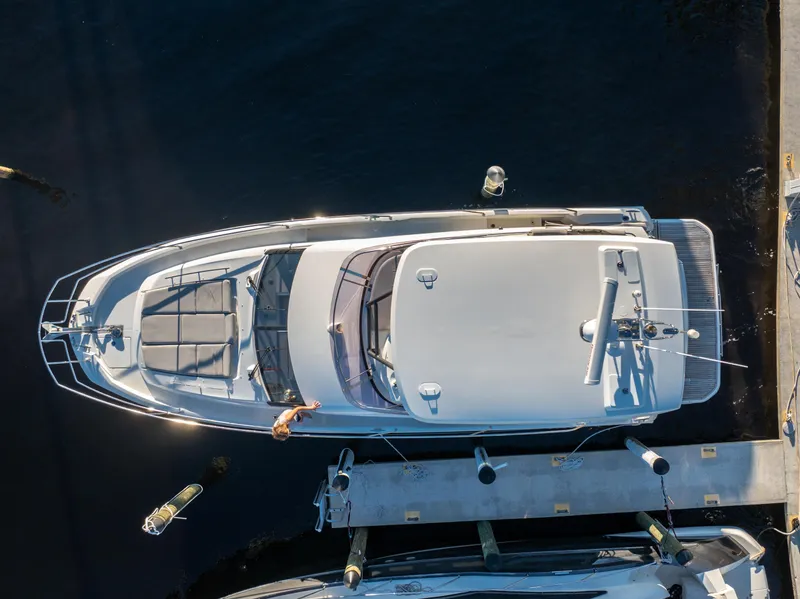 Slide: The Image of Prestige 420 Flybridge 2020 - 101