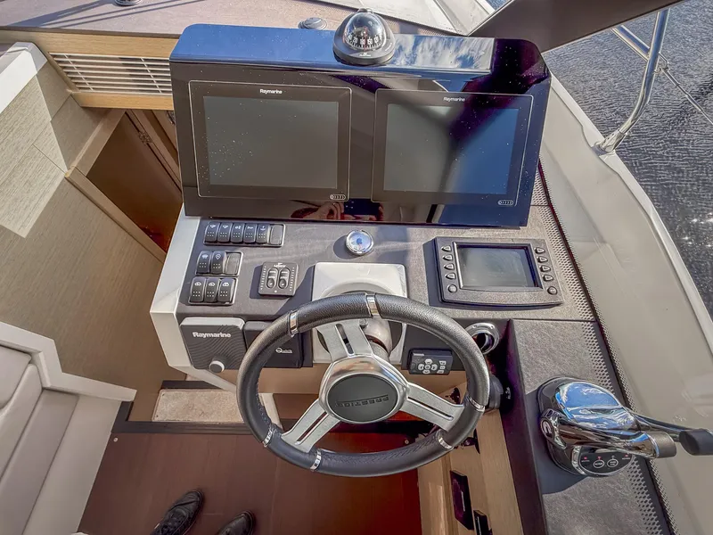 Slide: The Image of Prestige 420 Flybridge 2020 - 50
