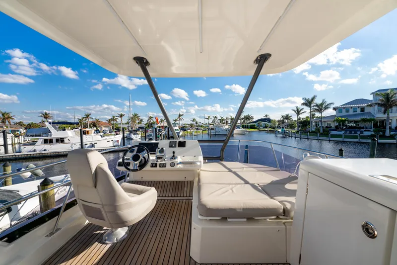 Slide: The Image of Flybridge Sunbed with Foldable Backrests - 64