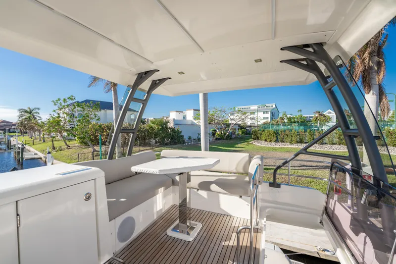 Slide: The Image of Prestige 420 Flybridge 2020 - 68