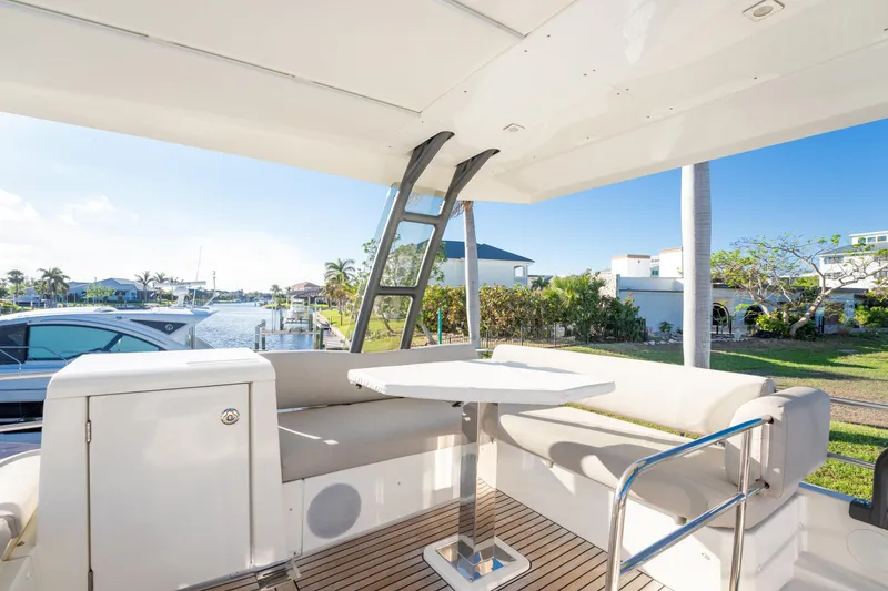 Slide: The Image of Prestige 420 Flybridge 2020 - 69