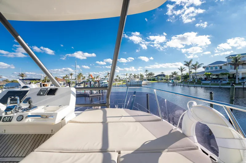 Slide: The Image of Prestige 420 Flybridge 2020 - 71