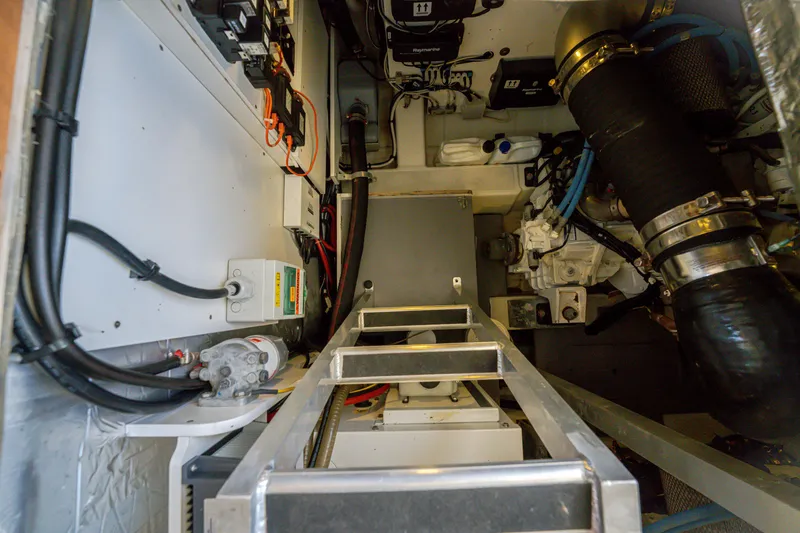 Slide: The Image of Prestige 420 Flybridge 2020 - 80