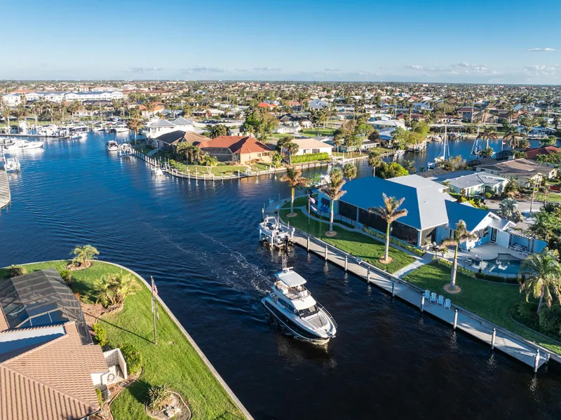 Slide: The Image of Prestige 420 Flybridge 2020 - 89