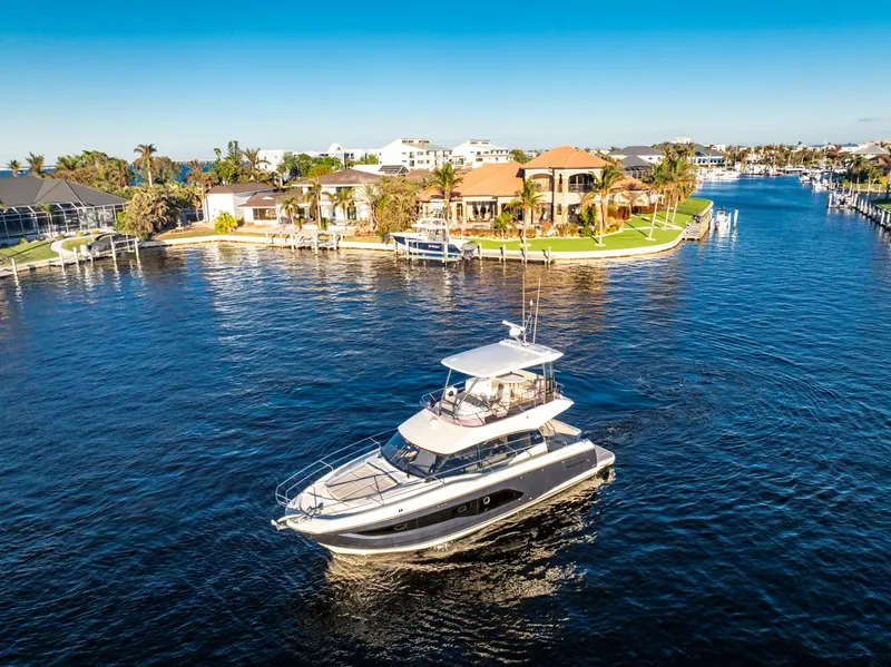 Slide: The Image of Prestige 420 Flybridge 2020 - 94