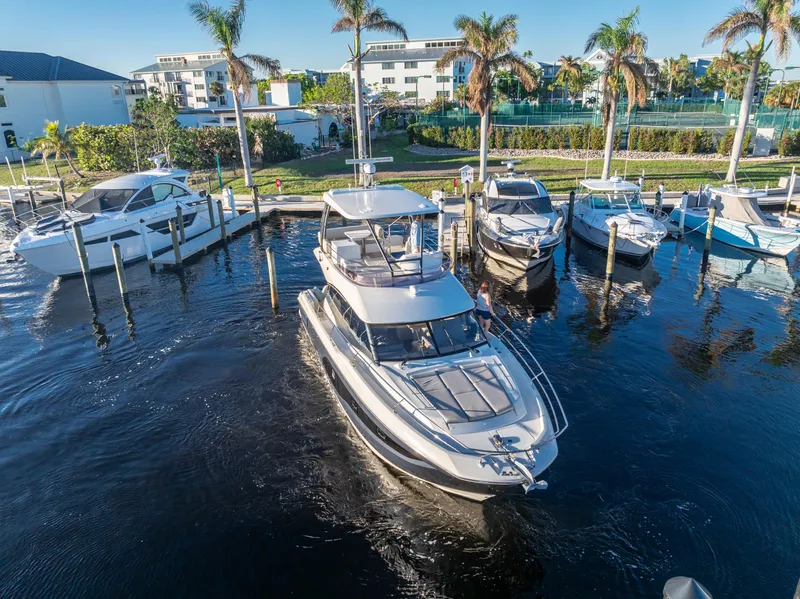Slide: The Image of Prestige 420 Flybridge 2020 - 99