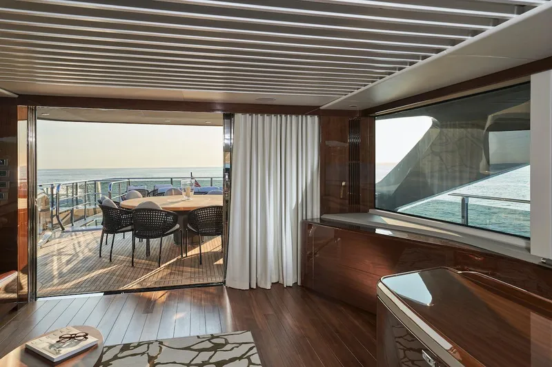 Slide: The Image of Skylounge - 8