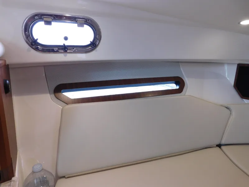 Slide: The Image of Pursuit OS 325 Offshore 2018 - 67