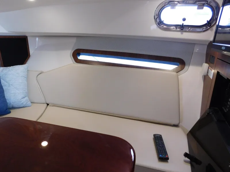 Slide: The Image of Pursuit OS 325 Offshore 2018 - 68