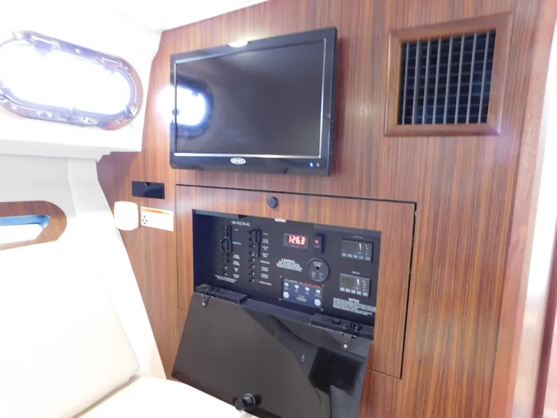 Slide: The Image of Pursuit OS 325 Offshore 2018 - 69