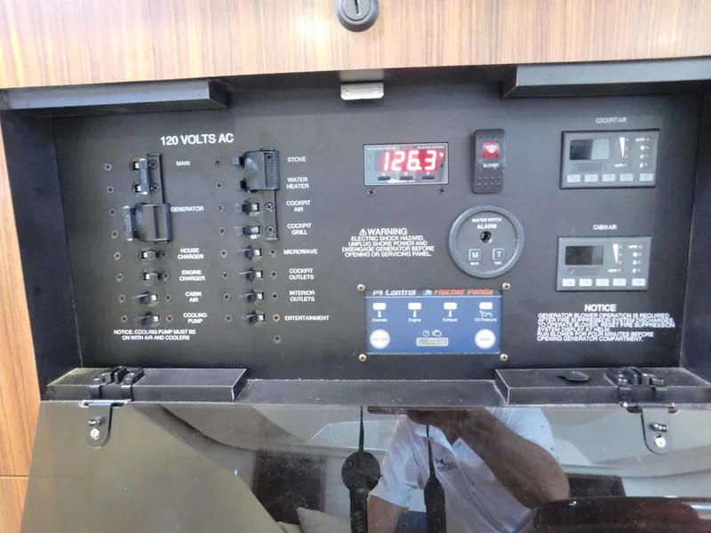 Slide: The Image of Pursuit OS 325 Offshore 2018 - 70