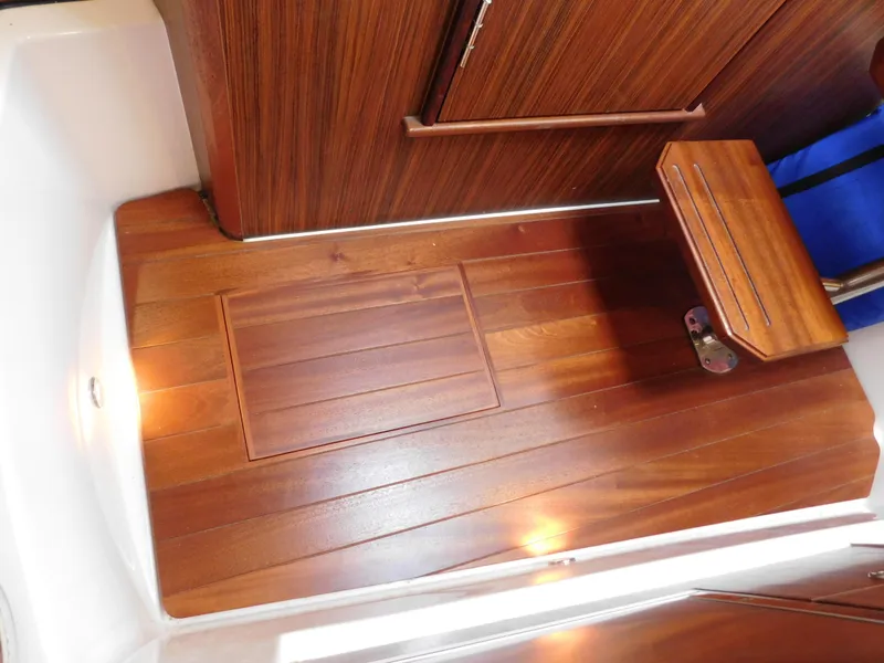 Slide: The Image of Pursuit OS 325 Offshore 2018 - 73