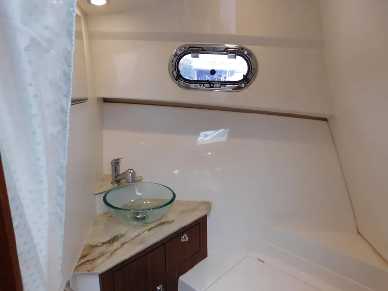 Slide: The Image of Pursuit OS 325 Offshore 2018 - 78