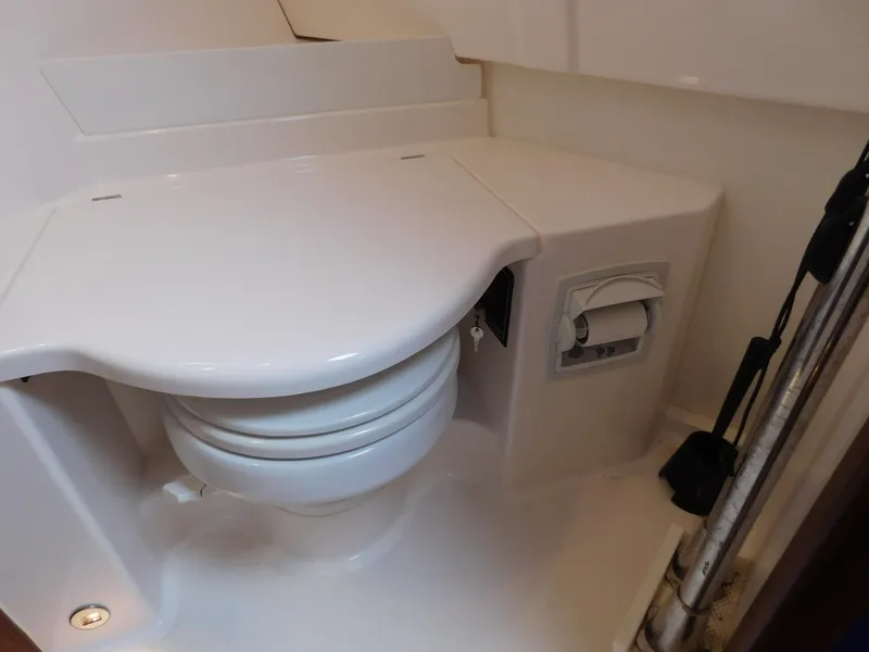 Slide: The Image of Pursuit OS 325 Offshore 2018 - 80