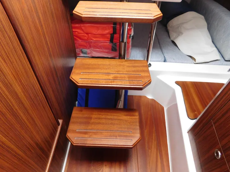 Slide: The Image of Pursuit OS 325 Offshore 2018 - 86