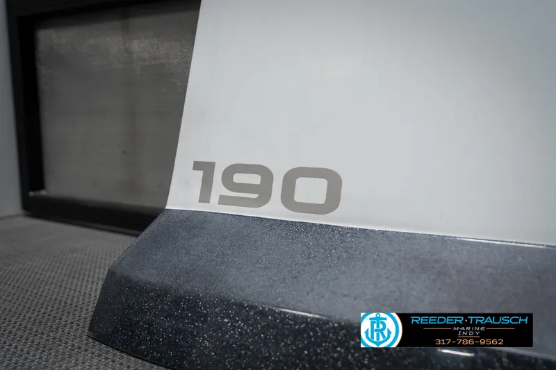 Slide: The Image of Crest Calypso 190 2019 - 50