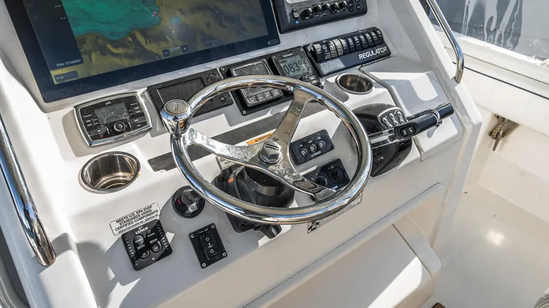 Slide: The Image of Regulator Marine 34 Center Console 2016 - 23