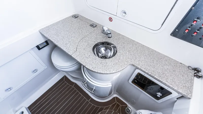 Slide: The Image of Regulator Marine 34 Center Console 2016 - 37