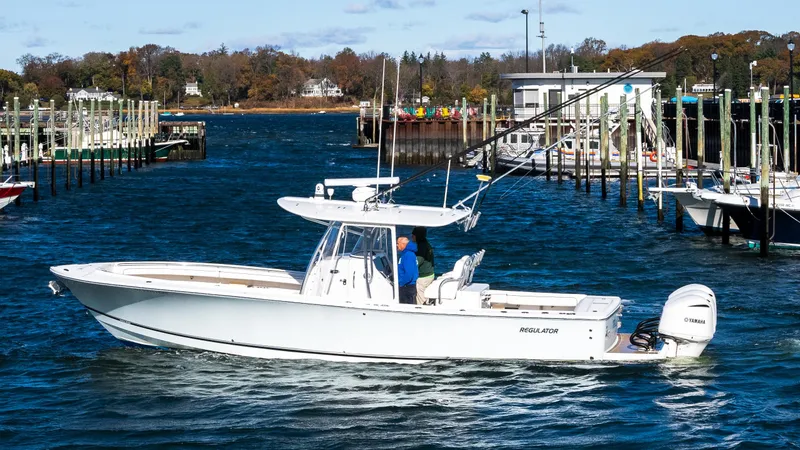 Slide: The Image of Regulator Marine 34 Center Console 2016 - 4