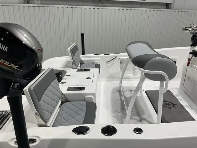 Slide: The Image of NauticStar 191 Hybrid 2025 - 11