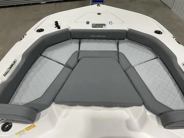 Slide: The Image of NauticStar 191 Hybrid 2025 - 13