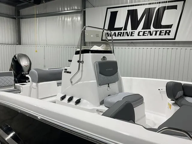 Slide: The Image of NauticStar 191 Hybrid 2025 - 9