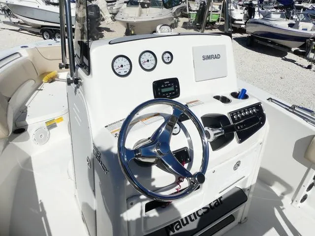 Slide: The Image of NauticStar 2102 Legacy 2018 - 10