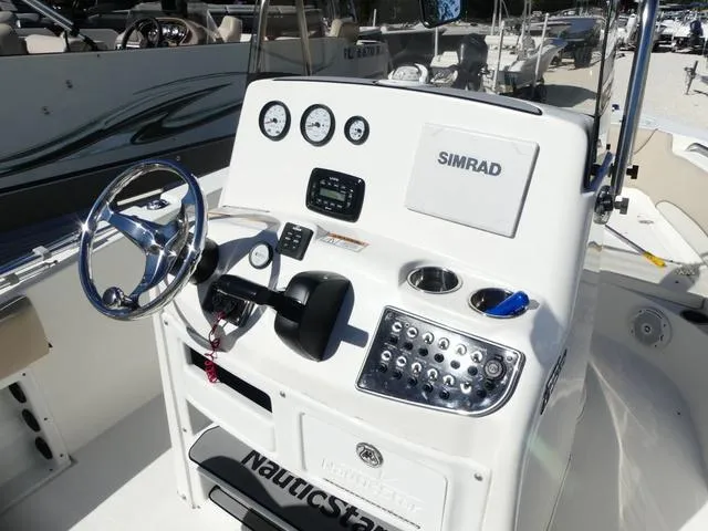 Slide: The Image of NauticStar 2102 Legacy 2018 - 8