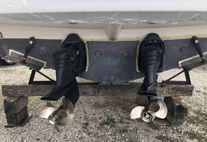 Slide: The Image of Rinker 330 Express Cruiser 2008 - 52