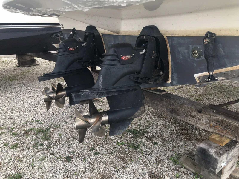 Slide: The Image of Rinker 330 Express Cruiser 2008 - 53