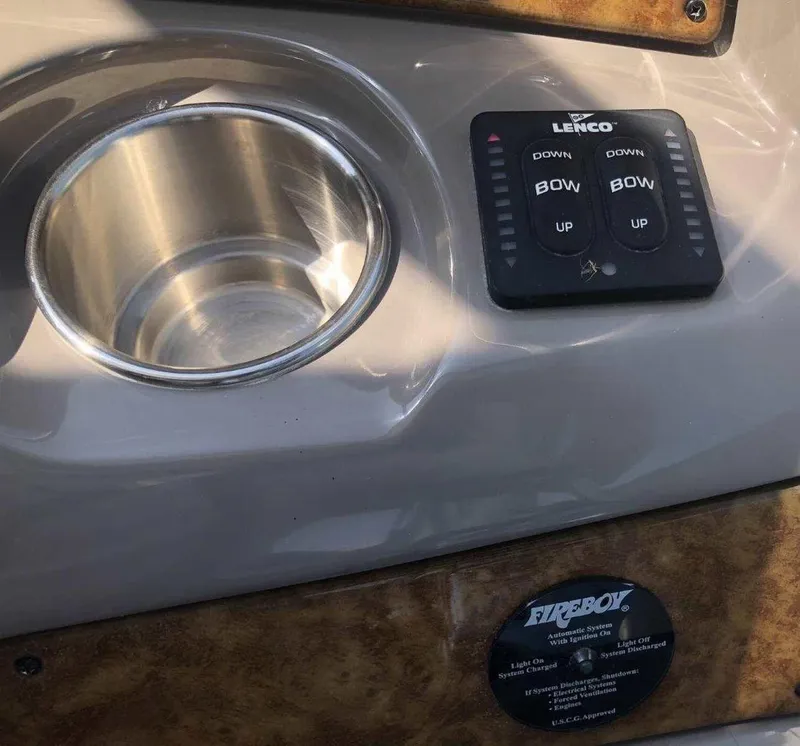 Slide: The Image of Rinker 330 Express Cruiser 2008 - 73