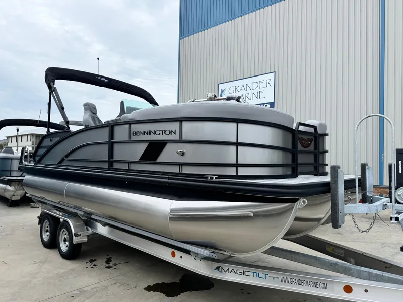 Slide: The Image of 2025 Bennington 22MSB pontoon boat on trailer at Grander Marine. - 4