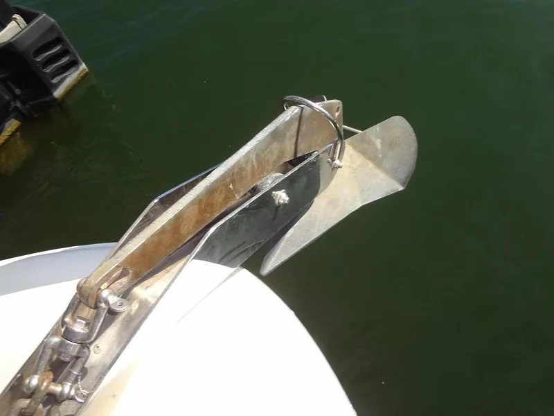 Slide: The Image of Anchor of 2000 Sea Ray 340 Sundancer in water. - 12