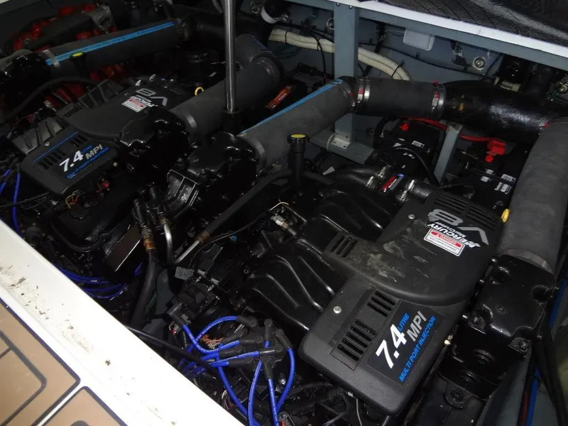 Slide: The Image of Twin 7.4 MPI engines in a 2000 Sea Ray 340 Sundancer boat. - 45