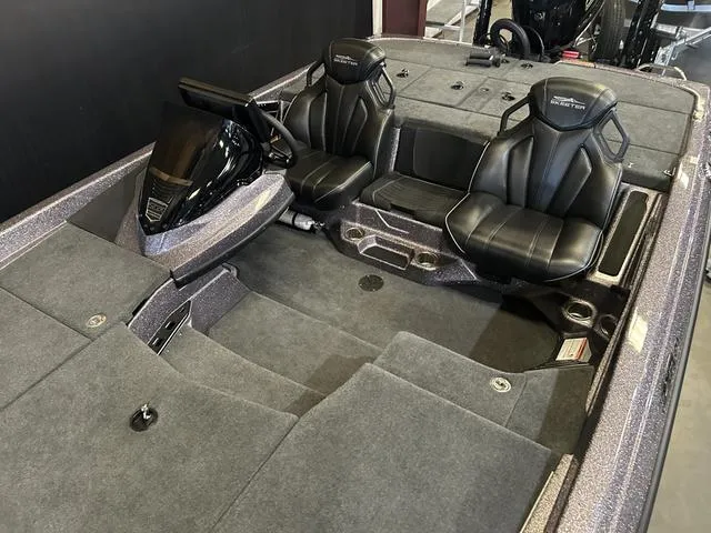 Slide: The Image of 2024 Skeeter ZXR 21 boat interior with Yamaha 250HP SHO engine, featuring dual seats. - 11