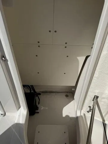 Slide: The Image of Robalo 246 Cayman 2024 - 14