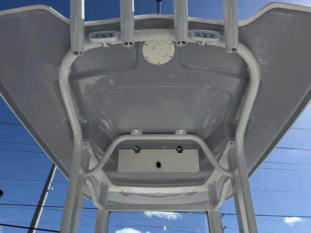 Slide: The Image of Robalo 246 Cayman 2024 - 25